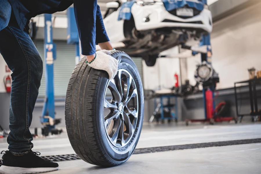Signs It Is Time to Schedule a Professional Tire Change Buckeye, AZ